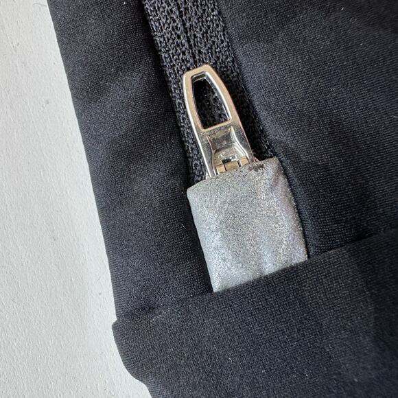 Lululemon Black Camo Waistbelt Fanny Pack - Picture 8 of 10